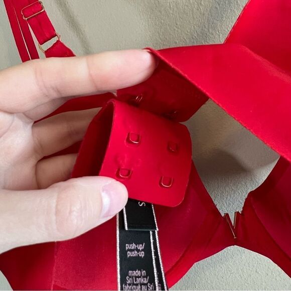 ✨ Victoria’s Secret Red Push-Up Bra 32DD - Picture 6 of 7